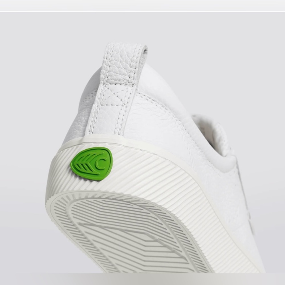 Worn Once.! Cariuma OCA Low White Premium Leather Sneaker - Picture 3 of 9